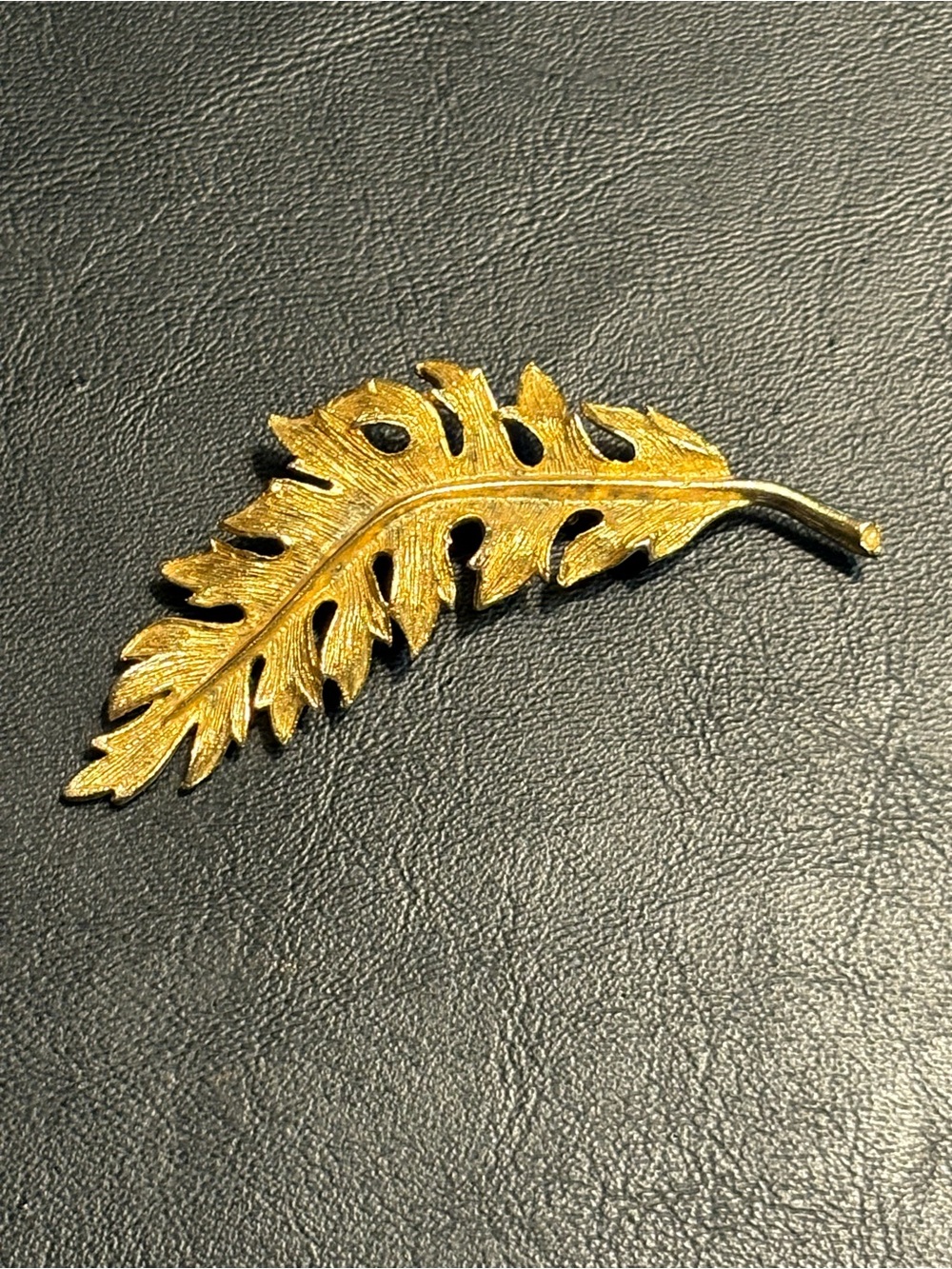 Gold Leaf Brooch - Elegant Women's Jewelry